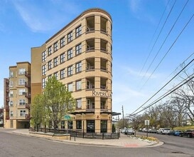 Building Photo - 2240 Clay St