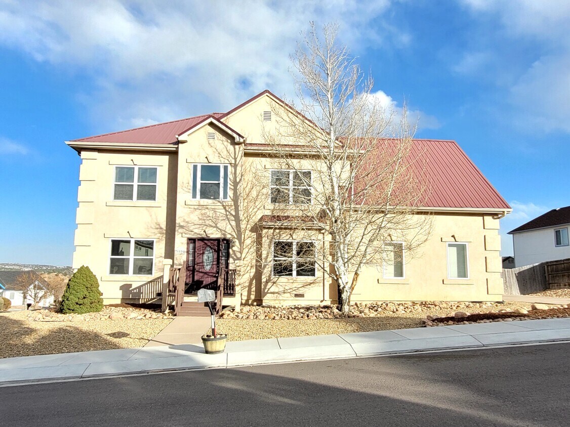 6025 Fence Post Dr, Colorado Springs, CO 80919 House Rental in
