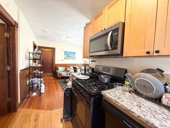 Photo - 146 Webster Ave Apartment