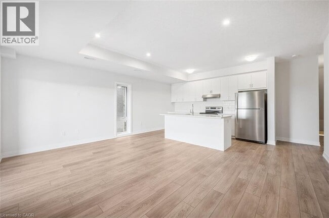 Building Photo - 127 REVERIE Wy