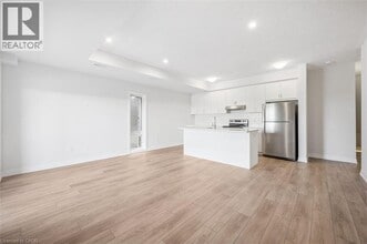 Building Photo - 107 REVERIE Wy