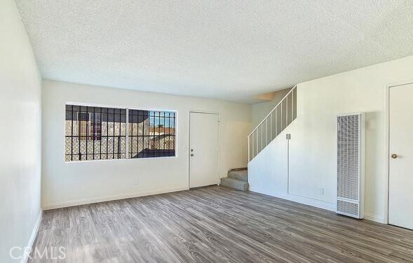 Foto del edificio - 1238 W 87th St
