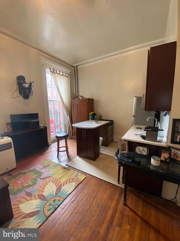 Primary Photo - 233 S 20th St