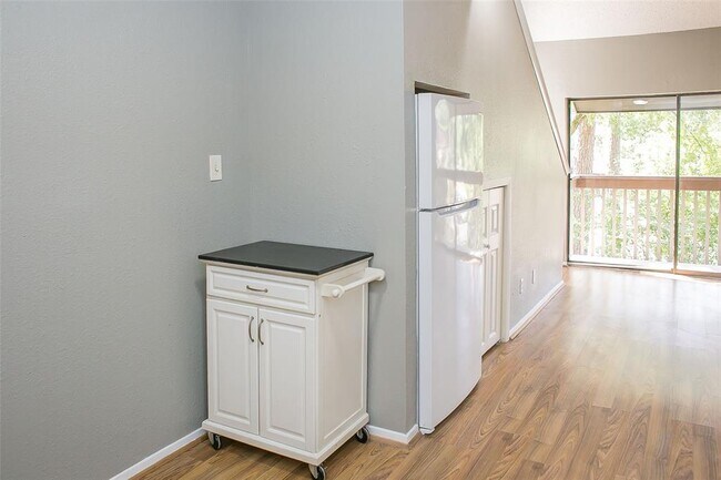 Foto del edificio - 12900 Walden Rd
