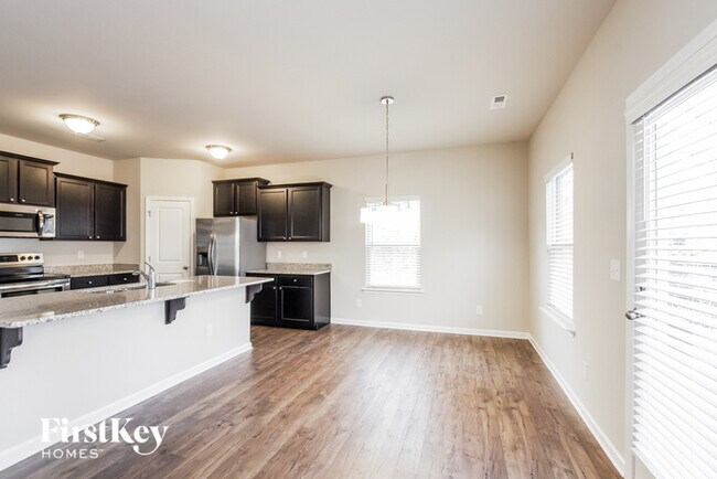 Foto del edificio - 4215 Eagle Chase Dr