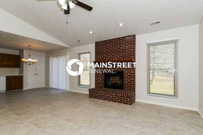 Foto del edificio - 3 Bedroom Pet-Friendly Home in INDIANAPOLIS, IN with Main Street Renewal