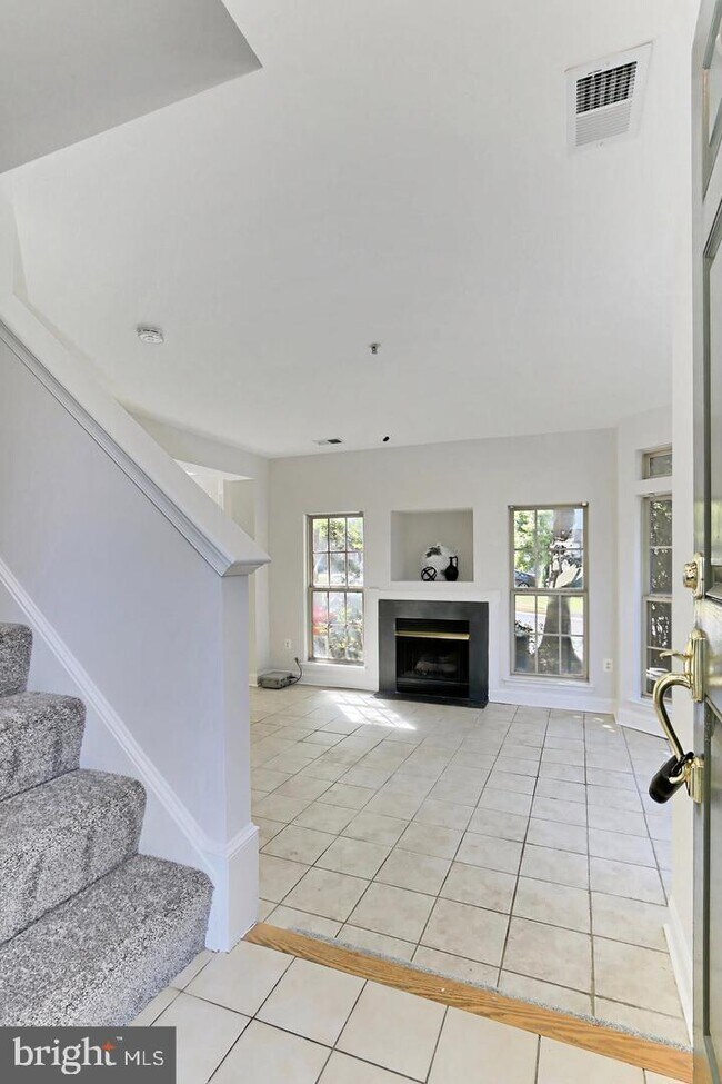 46341 Pryor Square, Potomac Falls, VA 20165 Townhome Rentals in Potomac Falls VA