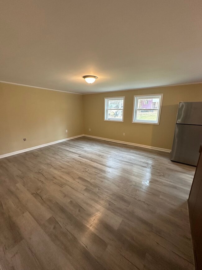 Building Photo - 74 Matthews Rd