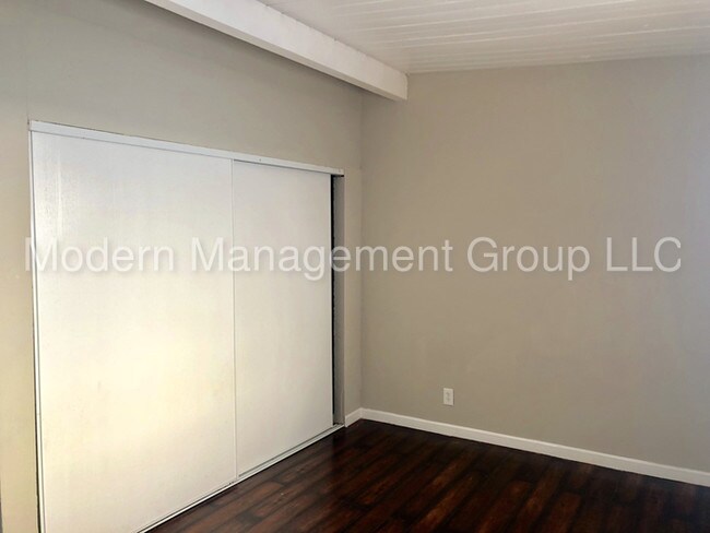 Building Photo - Los Angeles County 1 bed Apt $1350