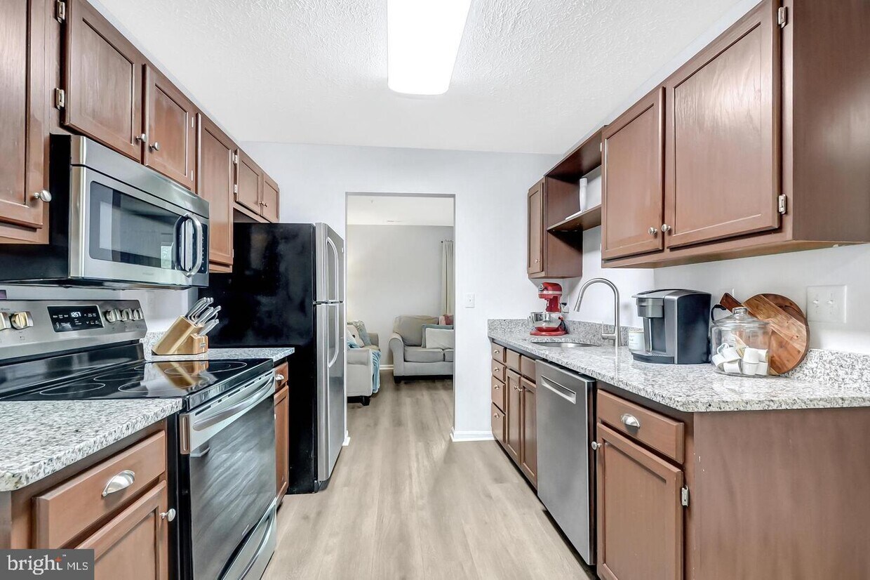 45249 Woodstown Way, California, MD 20619 Townhome Rentals in