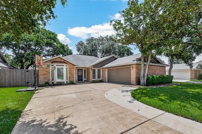 Building Photo - 22939 Indian Ridge Dr