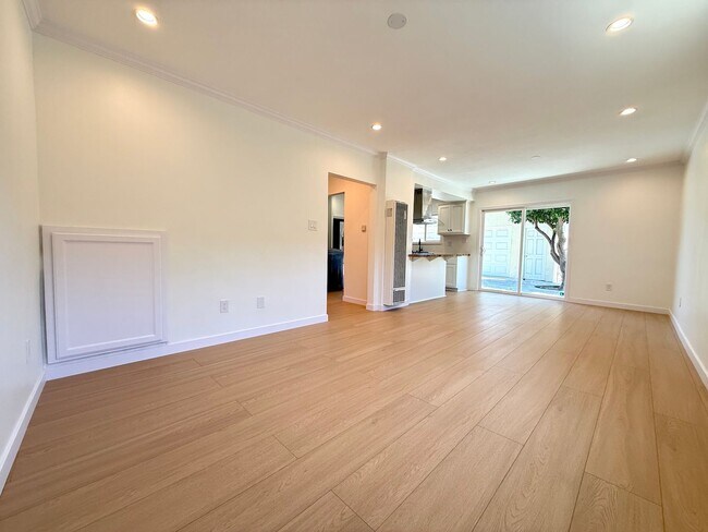 Foto del edificio - 2630 S Longwood Ave