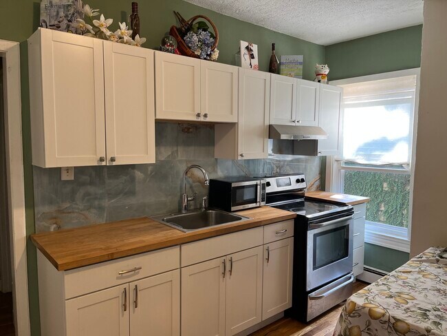 Cocina - 5 Otisfield St