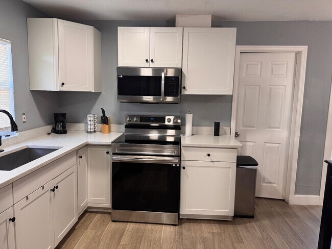 Foto del edificio - 802 E Emma St