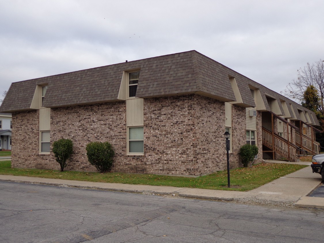 Primary Photo - Sherwood Glen Apartments