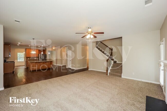 Foto del edificio - 7794 Flyaway Rd