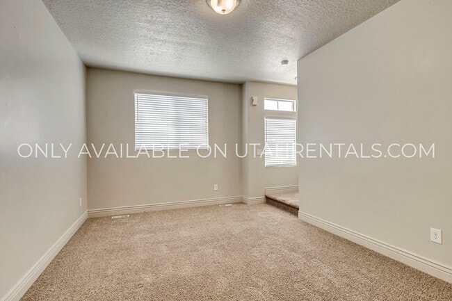 Building Photo - 21 E 8330 S