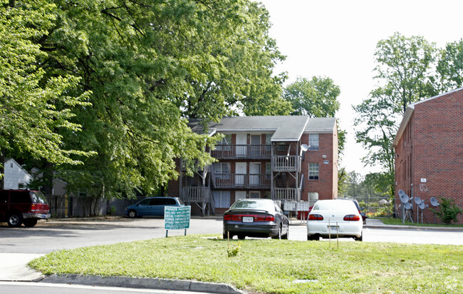 Building Photo - Lois Lane Apartments