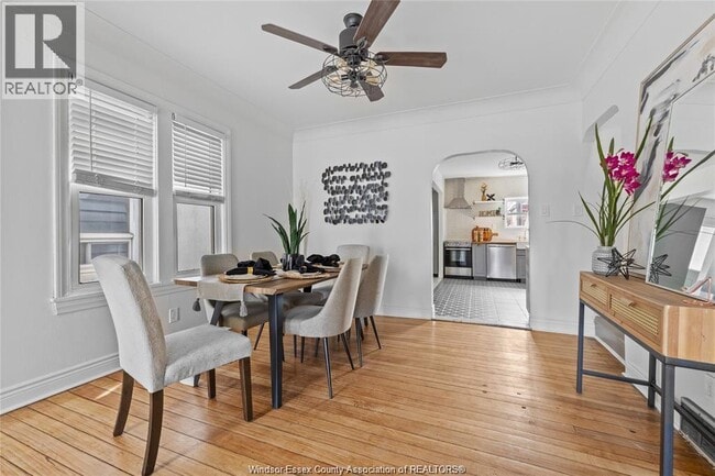 Photo du bâtiment - 809 Gladstone Ave