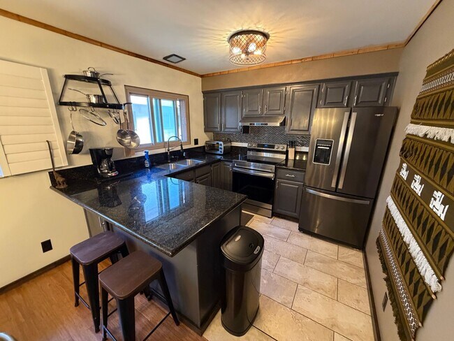 Foto del edificio - Fully Furnished Condo in the Heart of San Diego | 2 Parking Spaces, In-Unit Laundry, & Luxury Ame...