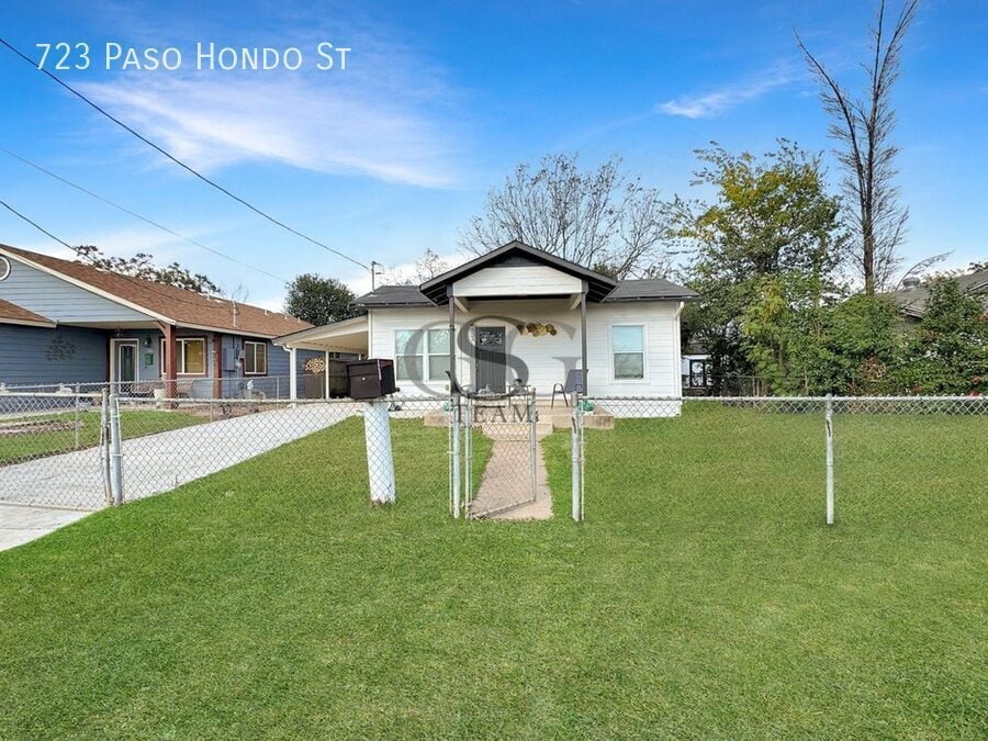 Photo - 723 Paso Hondo St-