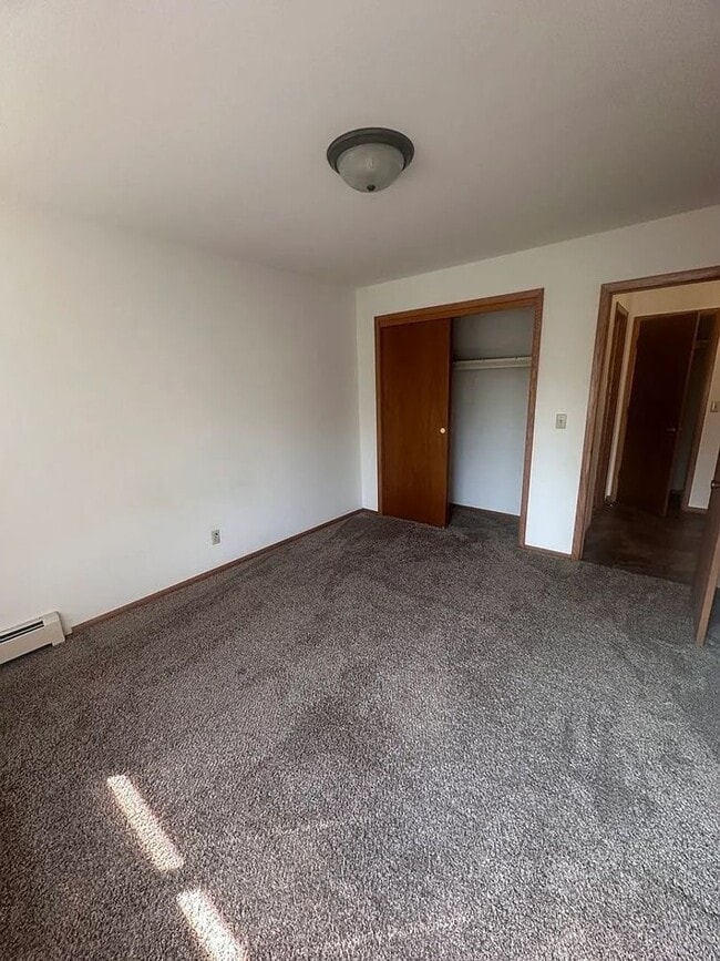 Building Photo - 3825 Robert Pl