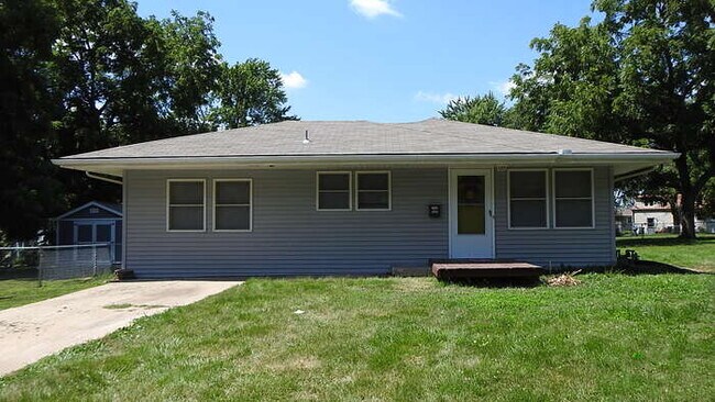 Foto del edificio - 4 bed 2 bath for Rent in Roeland Park, KS