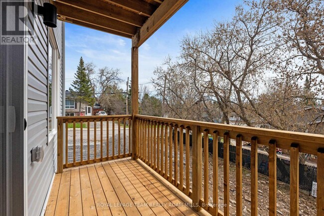 Building Photo - 203 Teskey St