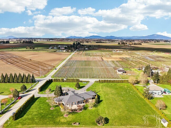 Foto del edificio - 15541 Bradshaw Rd