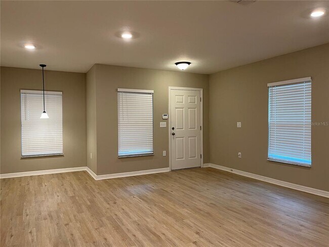 Foto del edificio - 1147 Jewel Ave