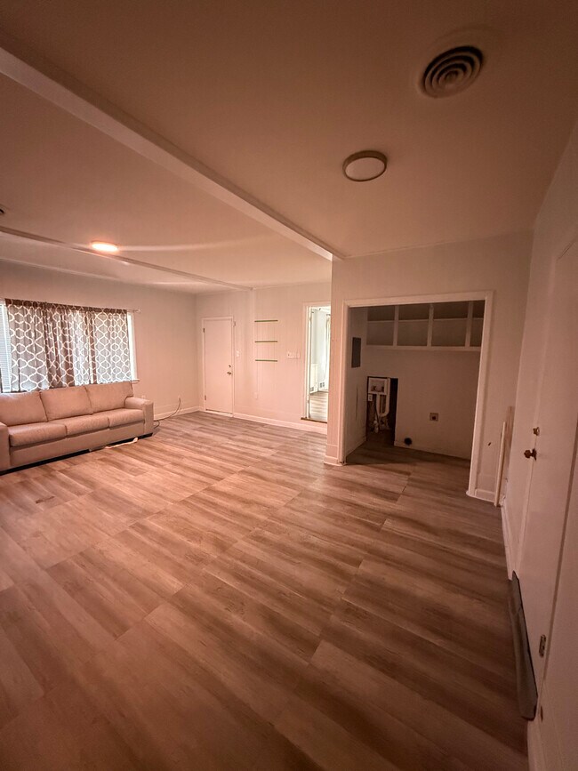 Foto del edificio - 3417 Sunlite St