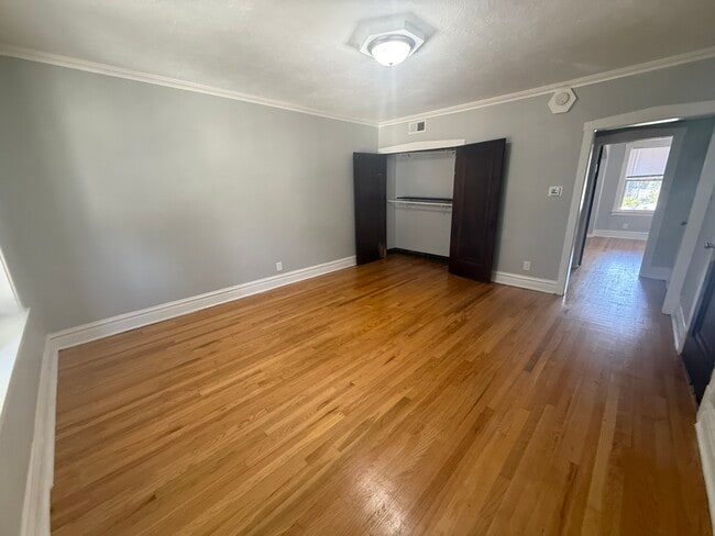 Building Photo - 5105 W 21st St