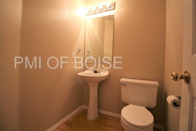 Foto del edificio - 5905 N Cobbler Ln