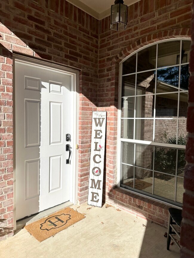 Foto del edificio - 15379 Brittain Ct