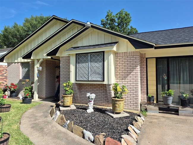 Building Photo - 854 Shawnee St