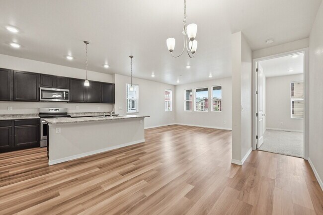 Foto del edificio - $2,295.95-  3-Bed, 3-Bath Home in Colorado Springs with a fenced back yard