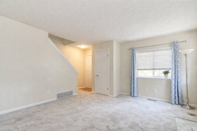 Building Photo - 2341 Split Rock Dr