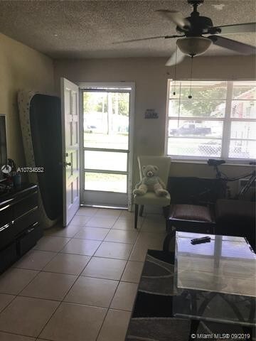 Foto del edificio - 18416 NE 24th Ct