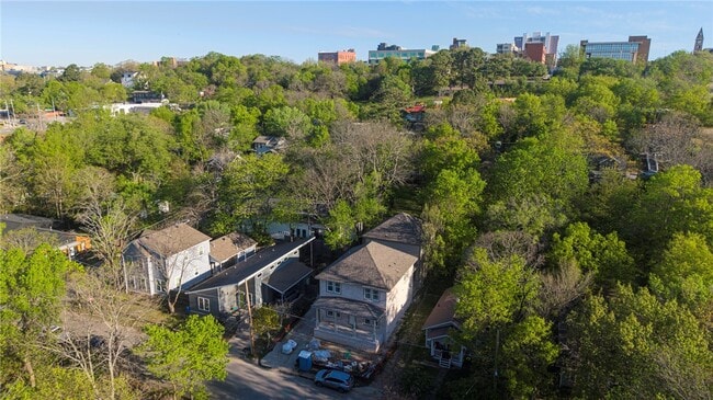 Foto del edificio - 18 E 4th St