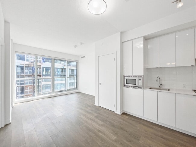 Building Photo - 49 E Liberty St