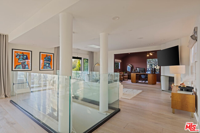 Foto del edificio - 8430 Franklin Ave