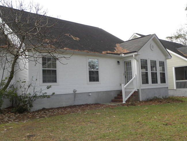 Building Photo - 9112 Woodcreek Ct