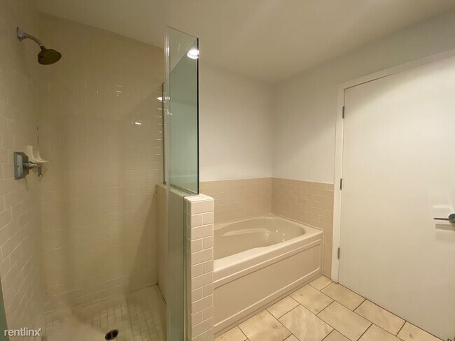 Foto del edificio - 2 br, 2 bath Condo - 751 West G Street