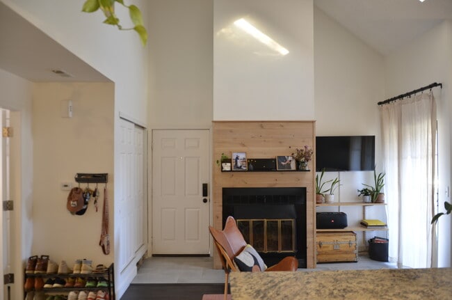 Building Photo - 4789 White Rock Cir