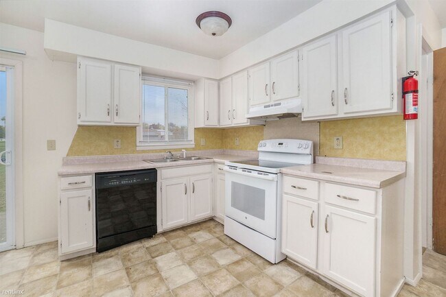 Building Photo - 3 br, 1.5 bath Duplex - 2606 Texel Dr