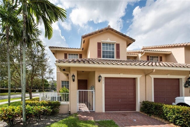 Foto del edificio - 3371 Lakeside Dr