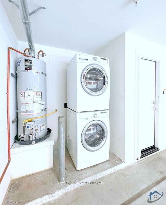 Building Photo - 1019 Jena Terrace