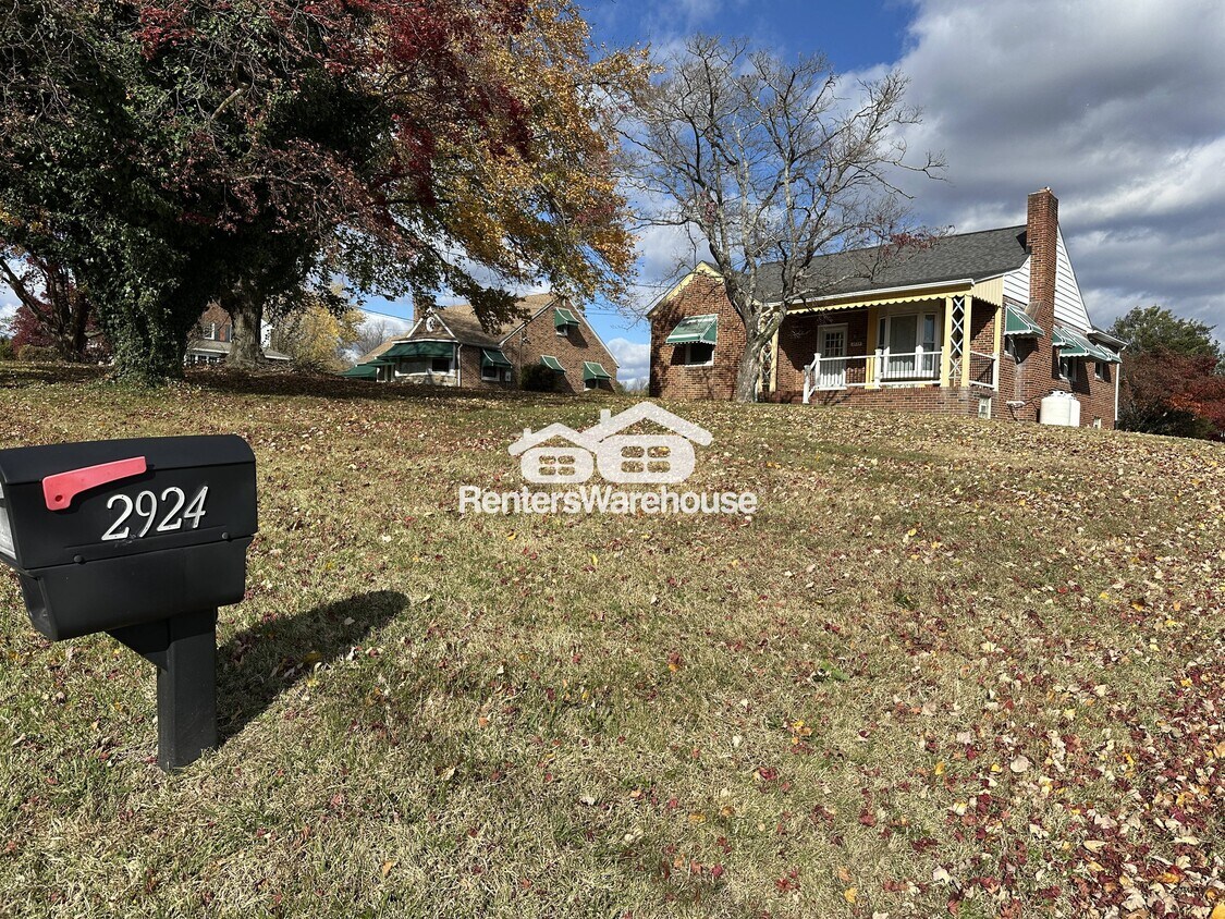 Foto principal - 2924 Cub Hill Rd