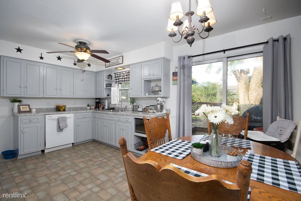Foto del edificio - 3 br, 1 bath House - 910 Robinhood Road