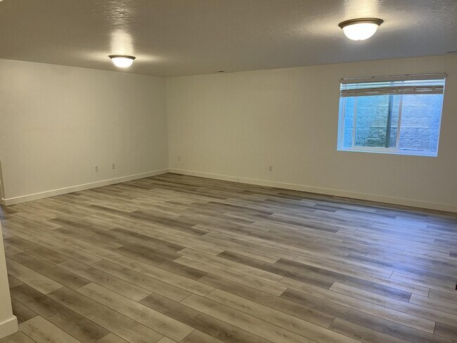 Foto del edificio - 550 W Pkwy Dr